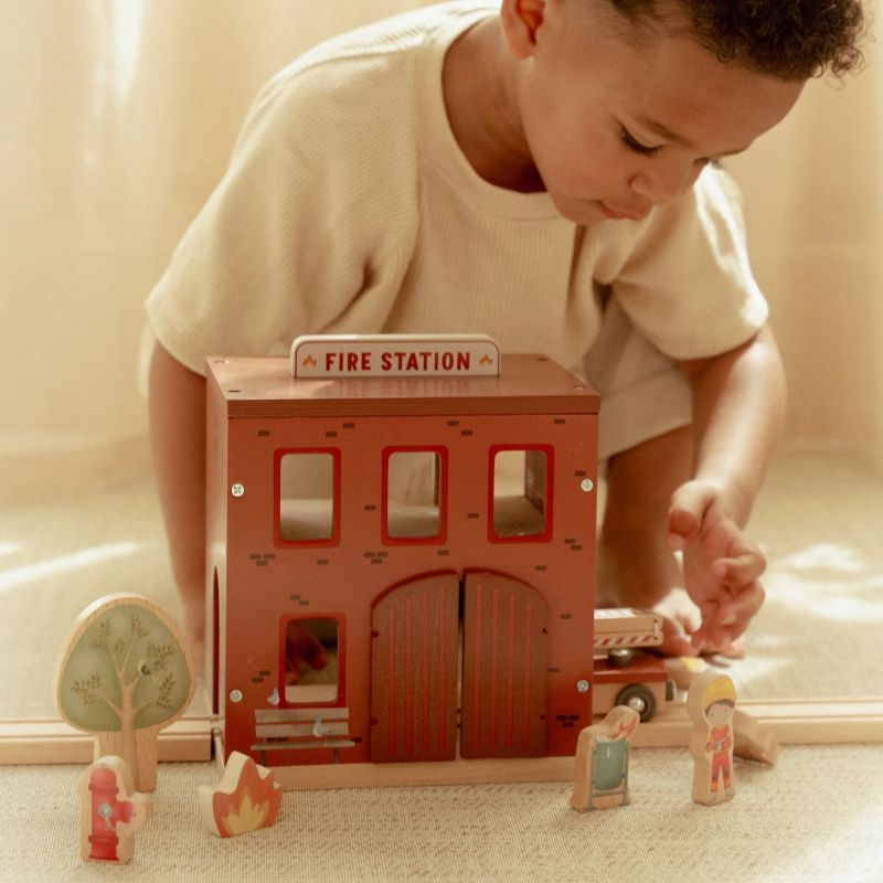 Caserma Dei Pompieri In Legno