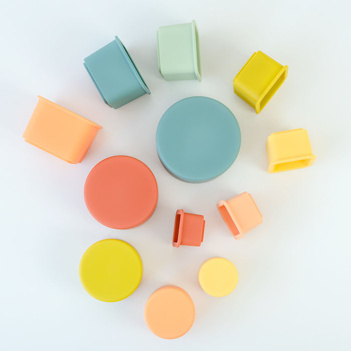 Torre Impilabile In Silicone Con Bicchierini Quadrati